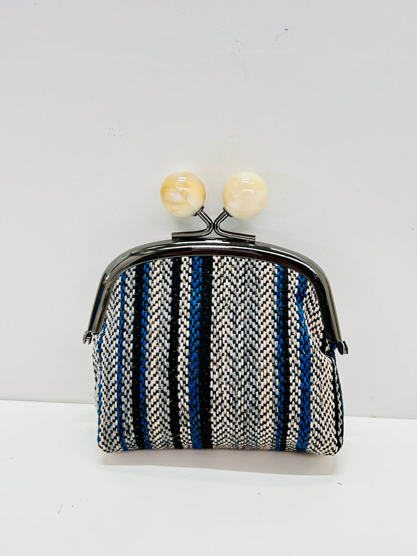 Monedero de Boquilla con Cierre de Bolas Linea Agua