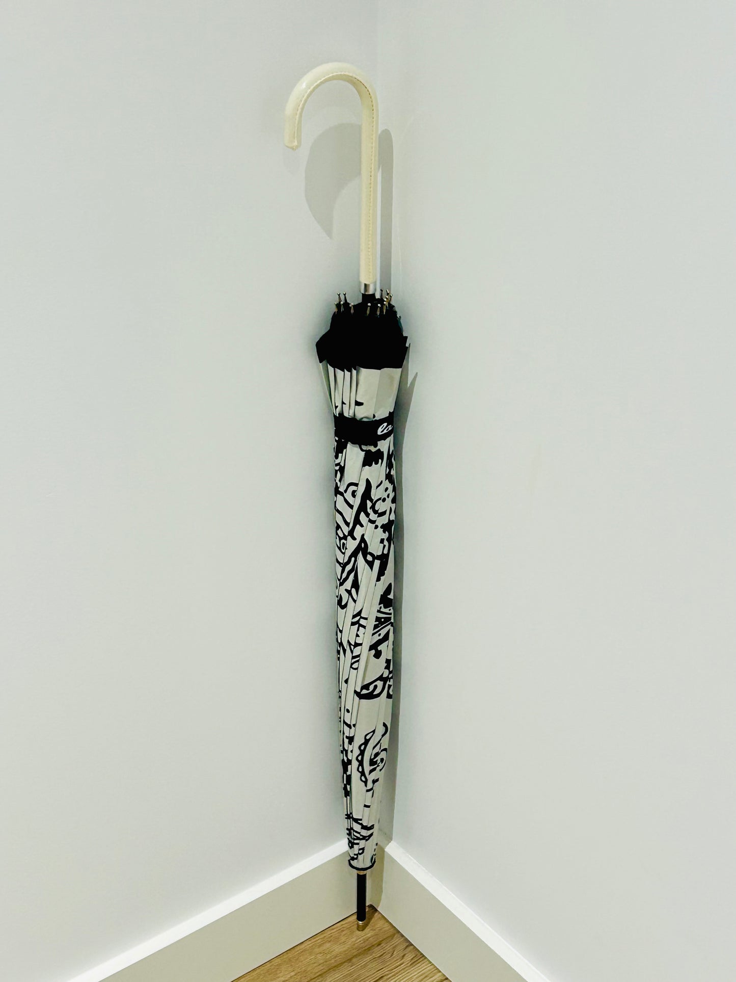 Paraguas largo 16 varillas La Matilda Hojas Negro