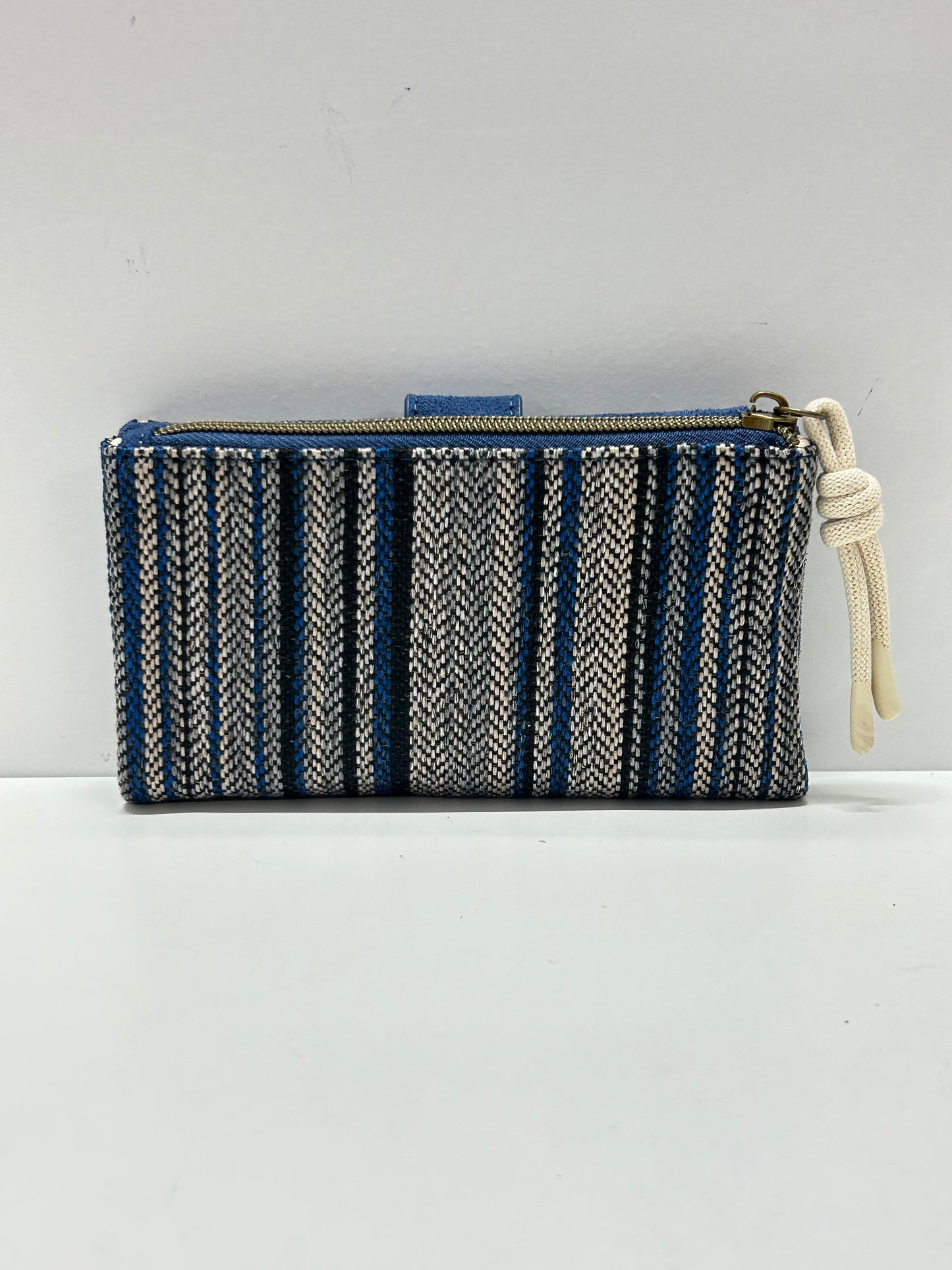 Cartera Grande Línea Agua