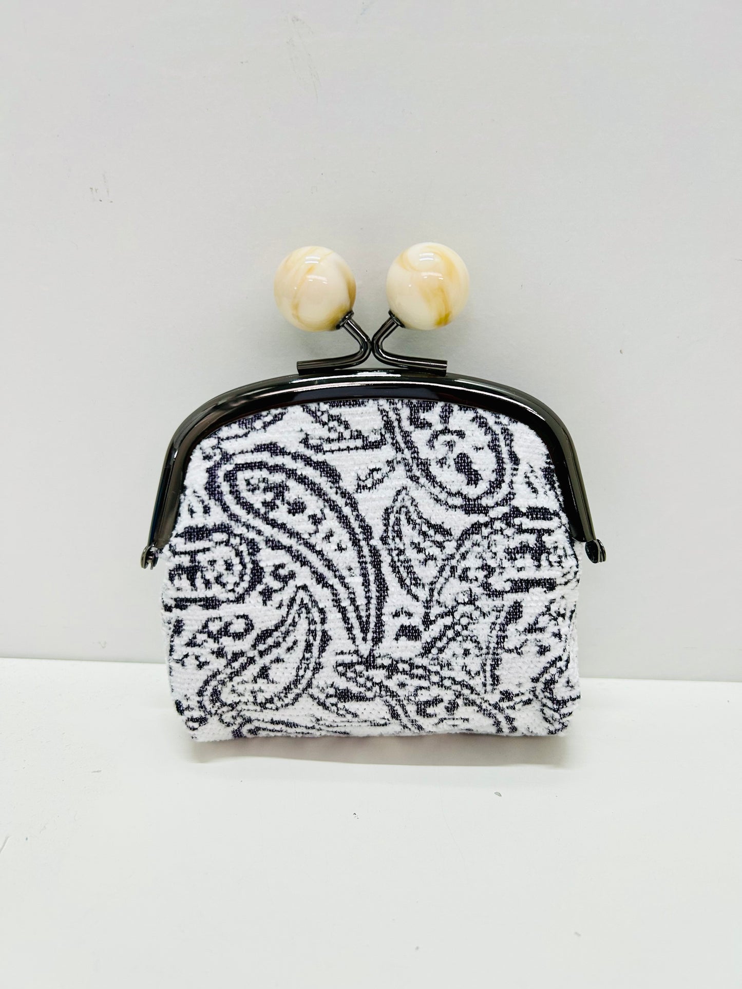 Monedero de Boquilla con Cierre de Bolas Hojas Morado