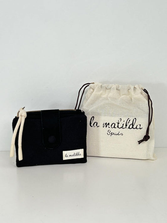 Cartera Pequeña Unicolor Negra