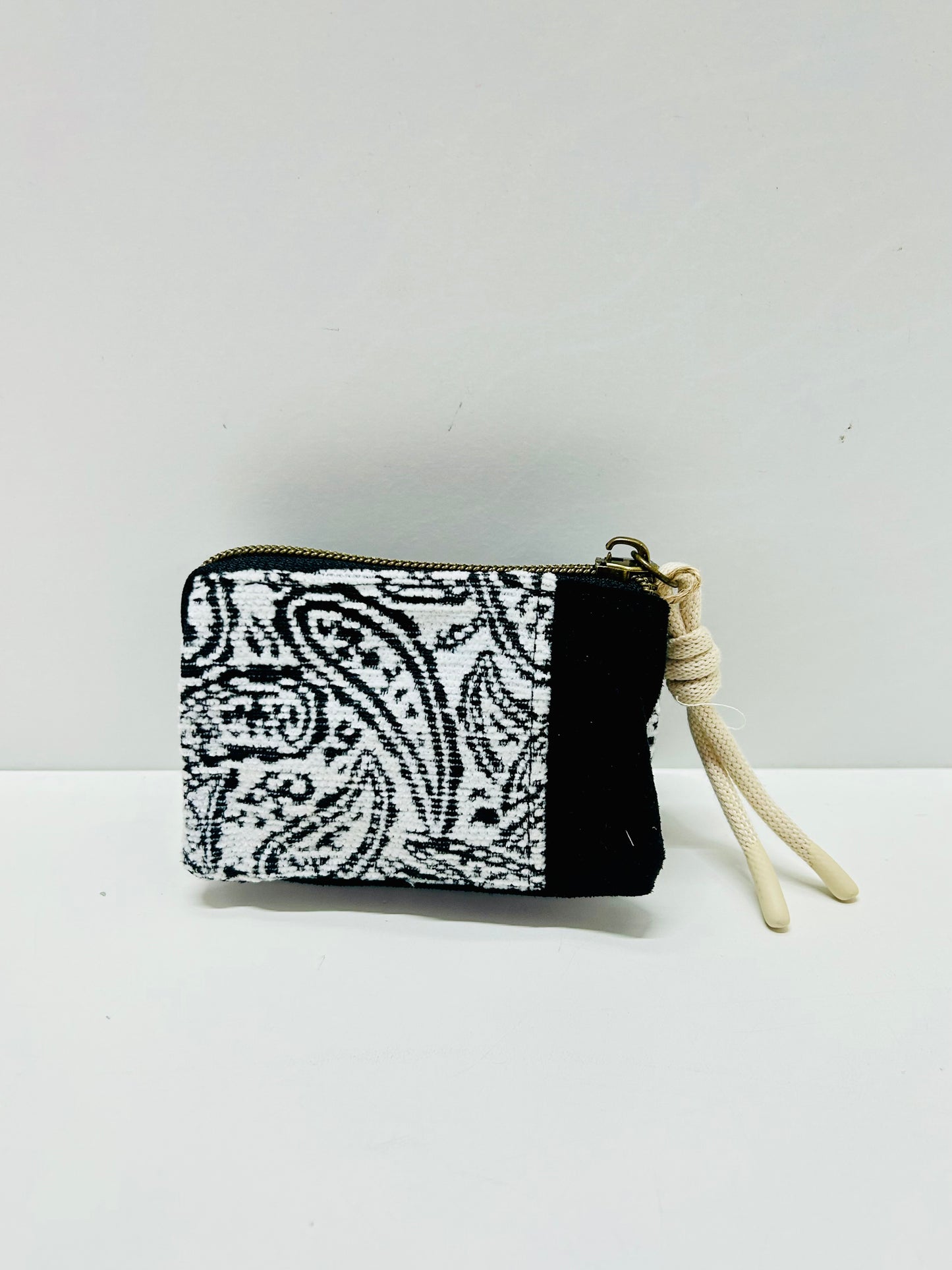 Monedero Tres Compartimentos Hojas Negro