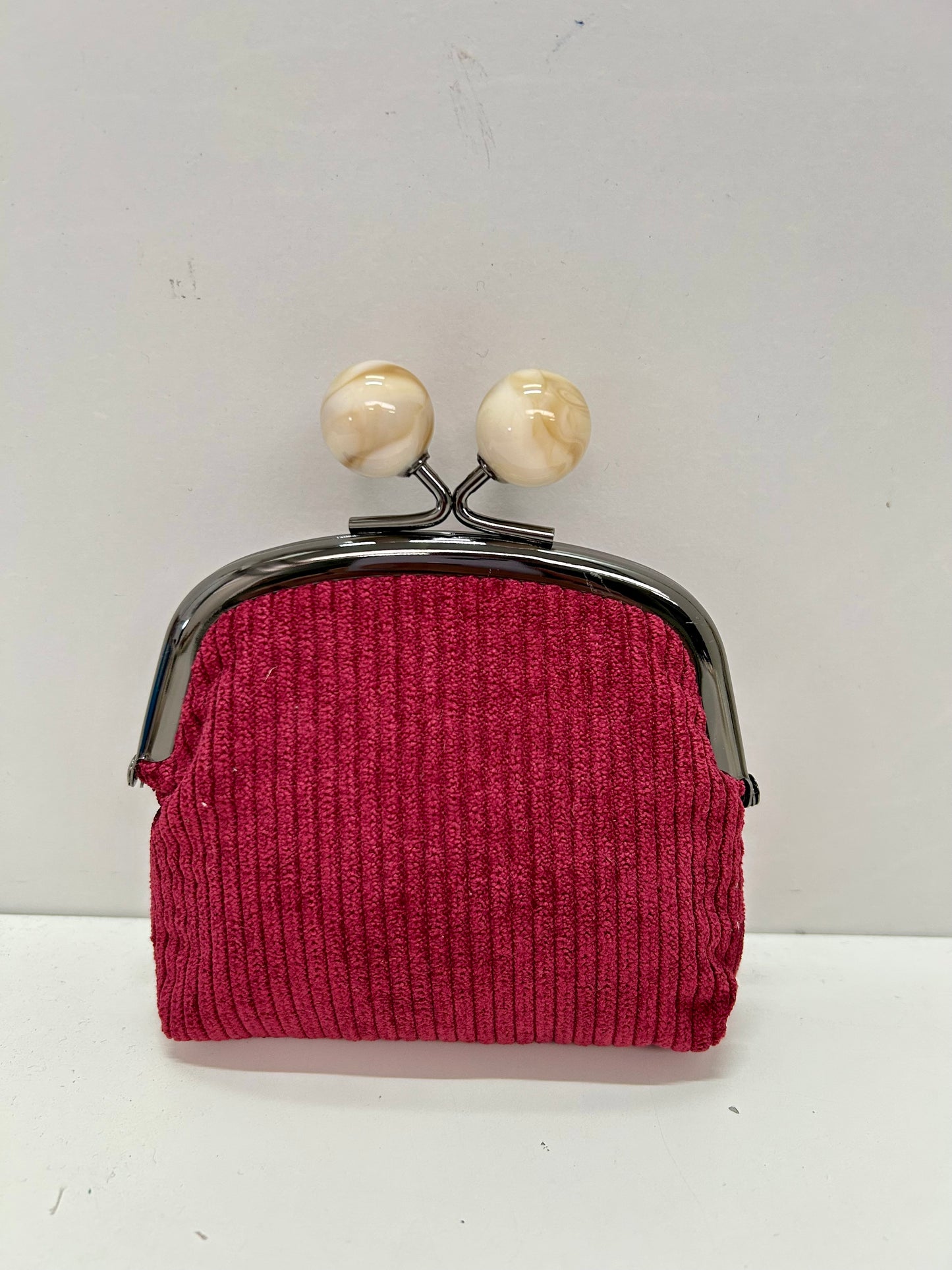 Monedero de Boquilla con Cierre de Bolas Pana Vino