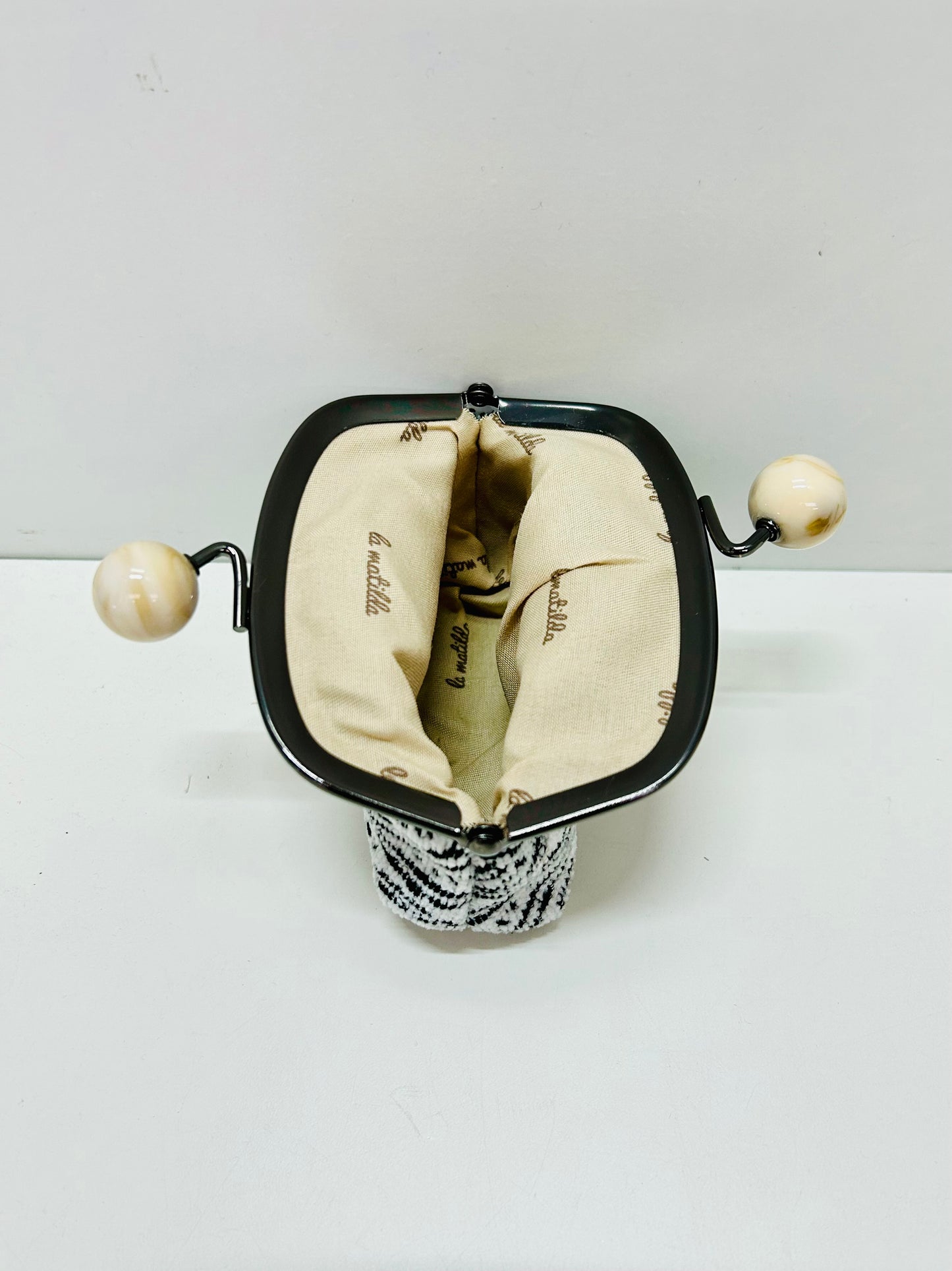 Monedero de Boquilla con Cierre de Bolas Hojas Negro