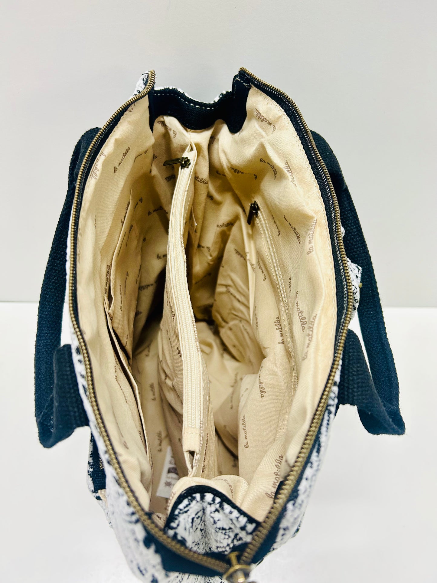 Mochila grande Hojas Negro