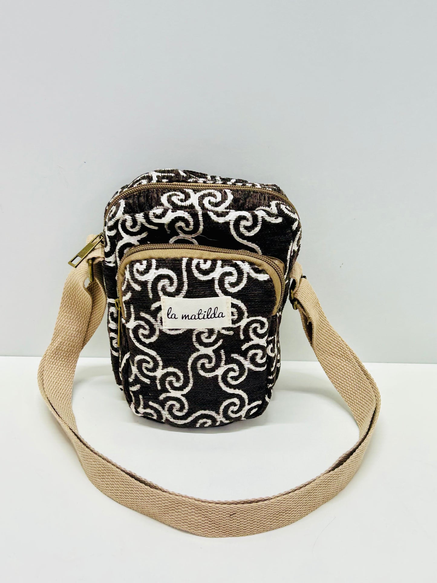 Bolso Cuelga Móvil marrón Hilo Plata