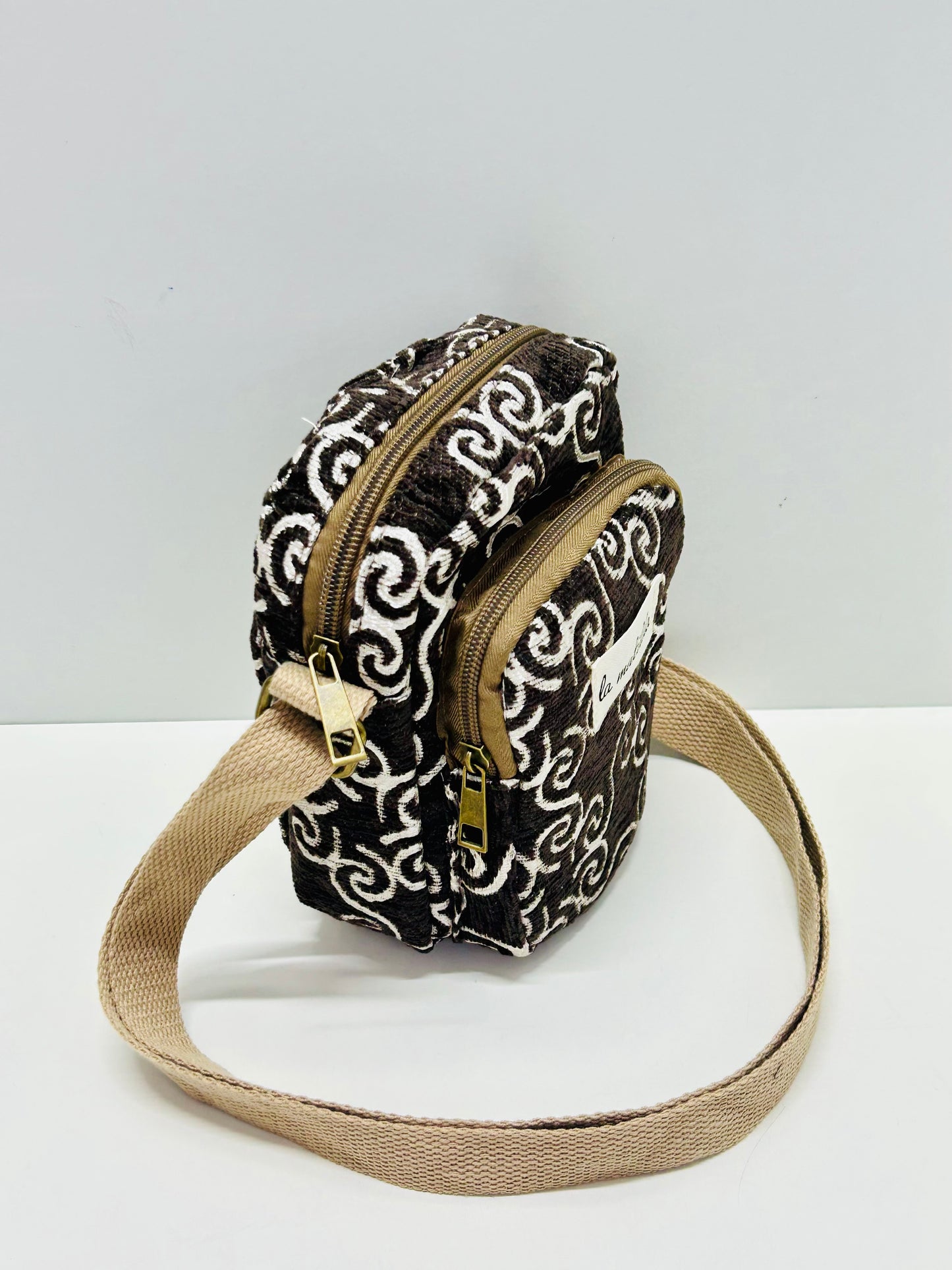 Bolso Cuelga Móvil marrón Hilo Plata