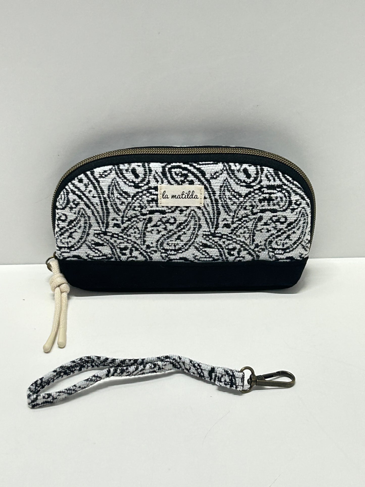 Portatodo con asa Hojas Negro