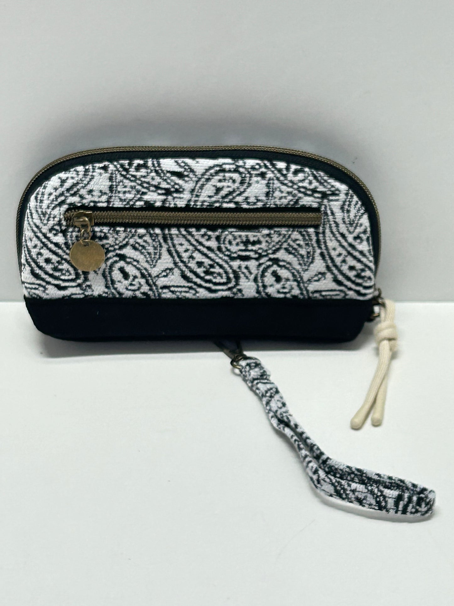 Portatodo con asa Hojas Negro