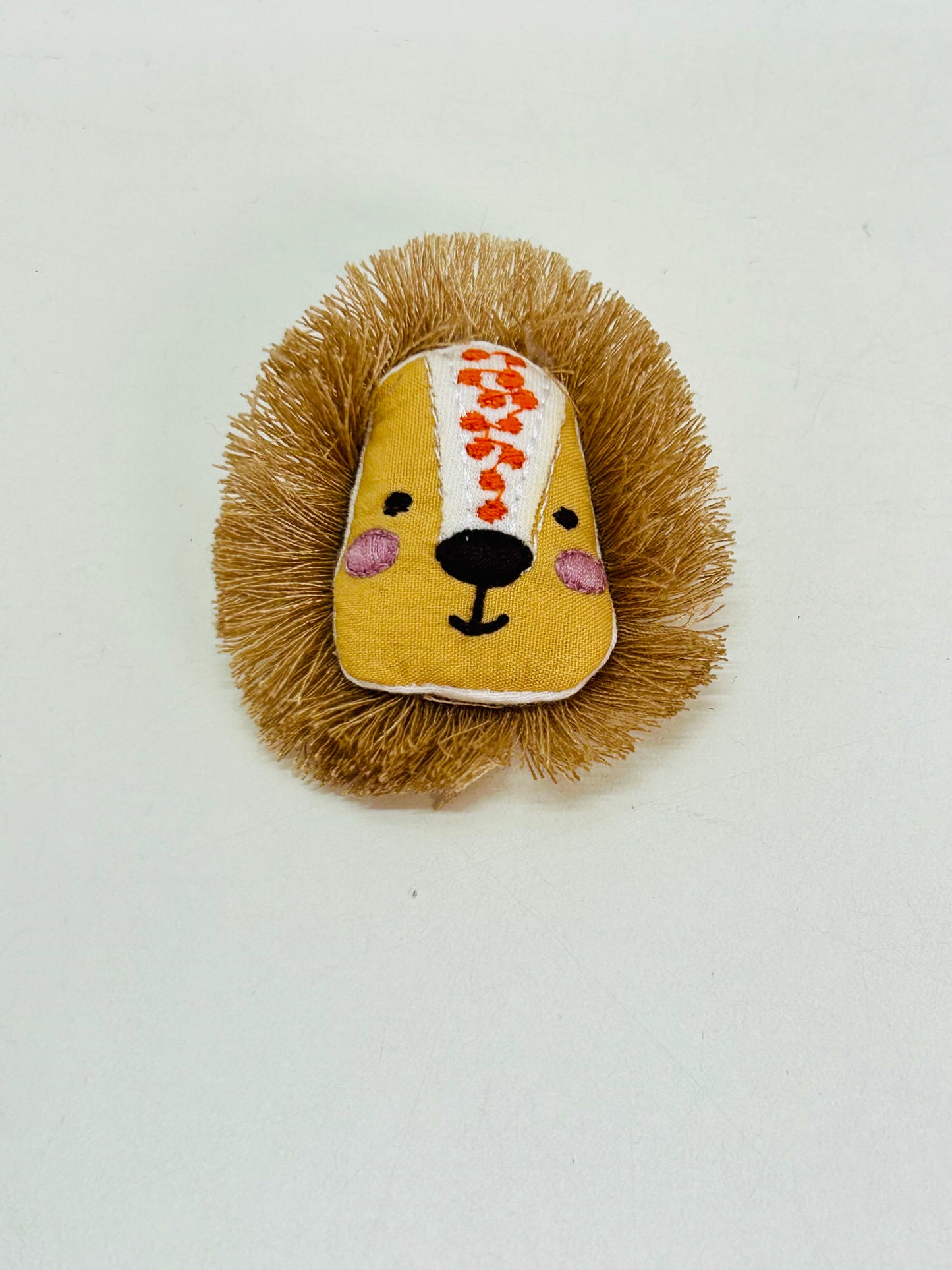 Broche León (03)